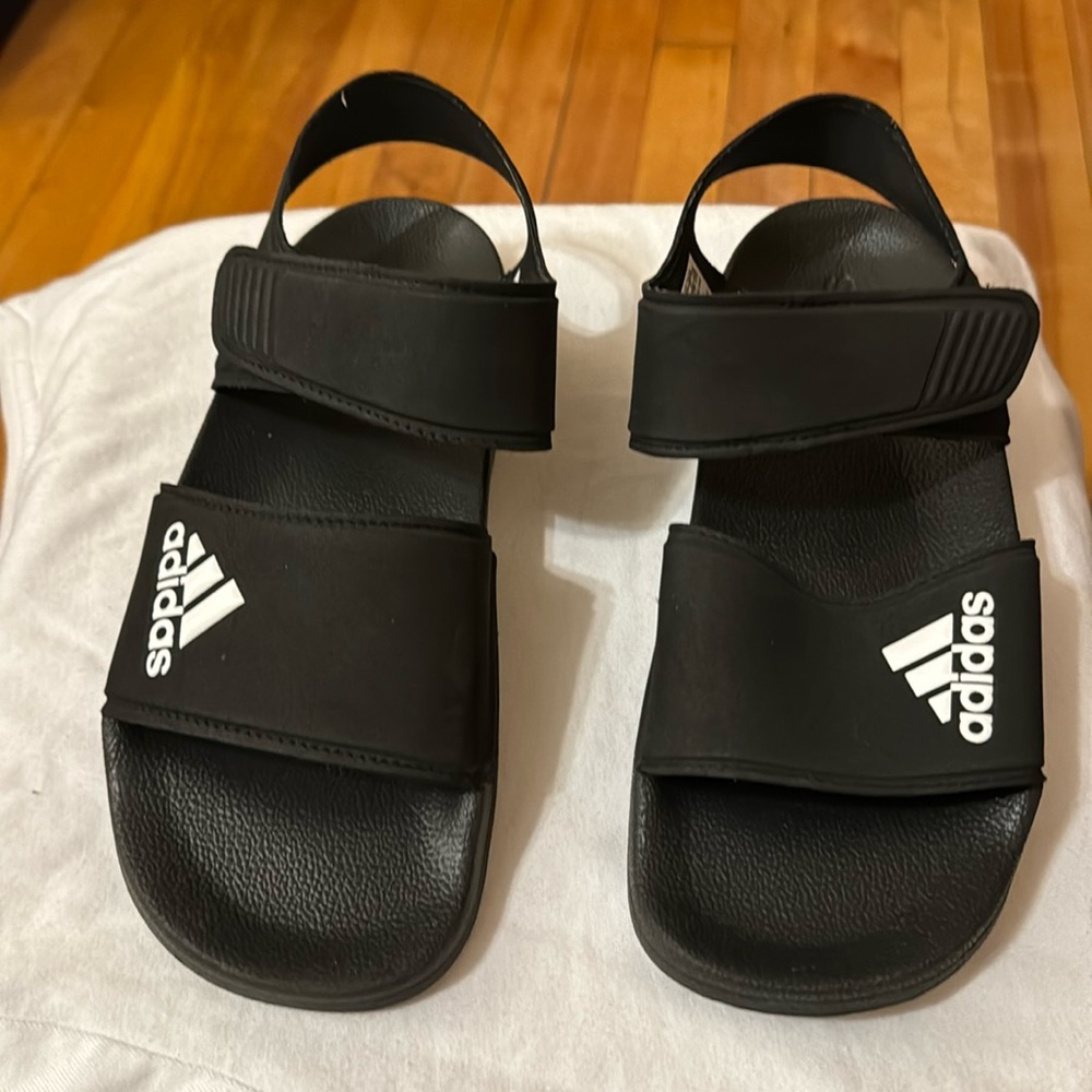 Adidas Sandal Size 4